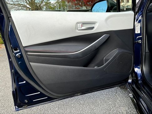 Used 2025 Toyota Corolla SE image 21