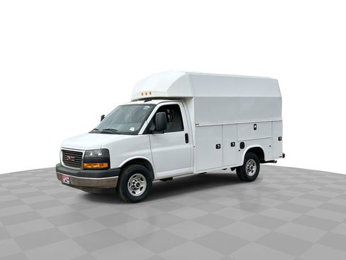 New 2025 GMC Savana 3500 w/ Power Convenience Package image 4