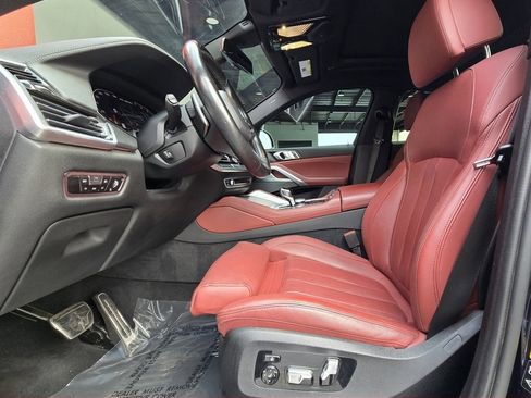 Used 2022 BMW X6 M50i w/ Parking Assistance Package image 2