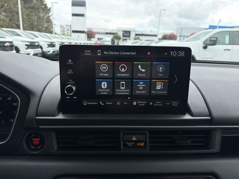 Used 2025 Honda Pilot Touring image 23