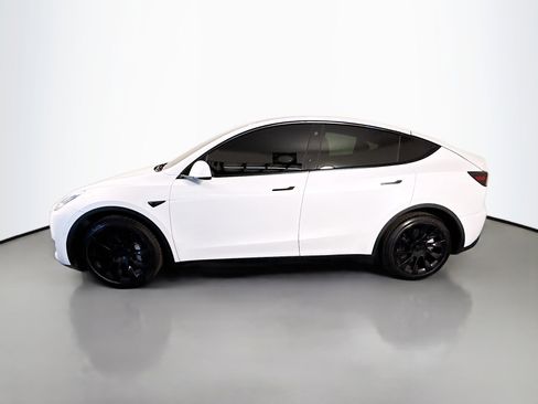 Used 2021 Tesla Model Y Long Range image 6