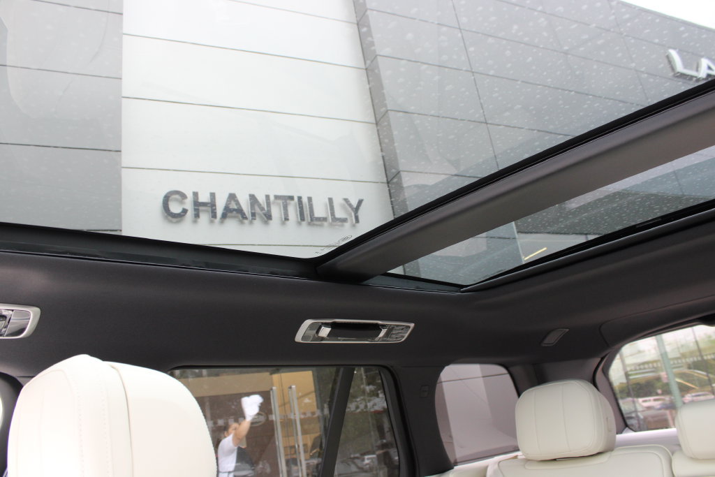 New 2026 Land Rover Range Rover SE AWD/4WD image 19