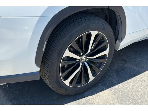 Used 2021 Toyota Highlander XSE AWD/4WD image 4