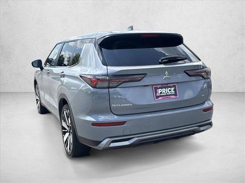 Used 2025 Mitsubishi Outlander SE FWD image 7