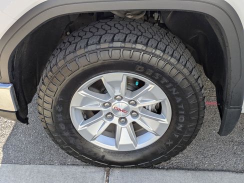 Used 2023 GMC Sierra 1500 SLE image 14