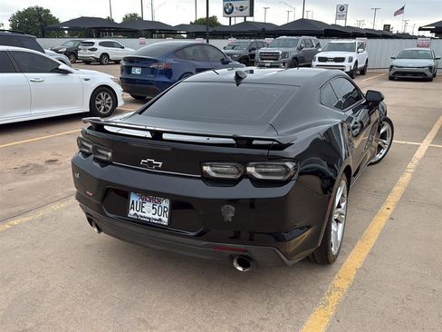 Used 2019 Chevrolet Camaro SS RWD image 8