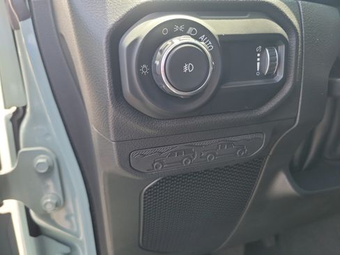 Used 2024 Jeep Wrangler Sport AWD/4WD image 17