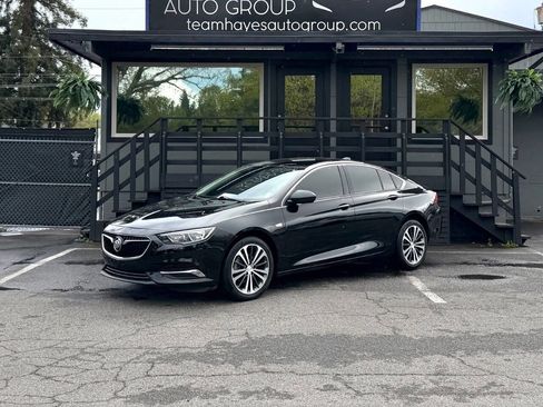 Used 2019 Buick Regal Preferred FWD image 2