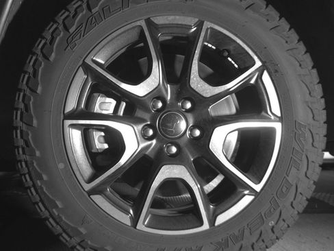 Used 2025 Jeep Compass Trailhawk AWD/4WD image 12