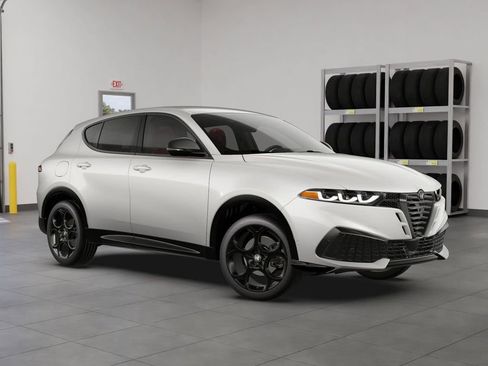 New 2026 Alfa Romeo Tonale Base w/ Red Premium Package image 6