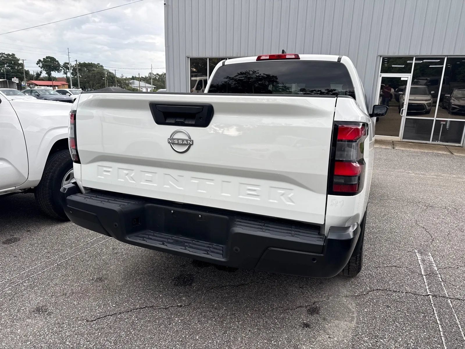 Used 2024 Nissan Frontier S w/ Technology Package RWD image 8