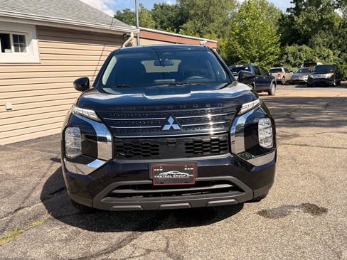 Used 2022 Mitsubishi Outlander ES AWD/4WD image 10