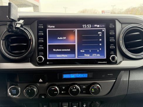 Used 2022 Toyota Tacoma TRD Sport image 16