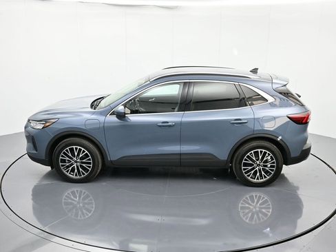 Certified 2025 Ford Escape SE w/ Class II Trailer Tow Package image 35