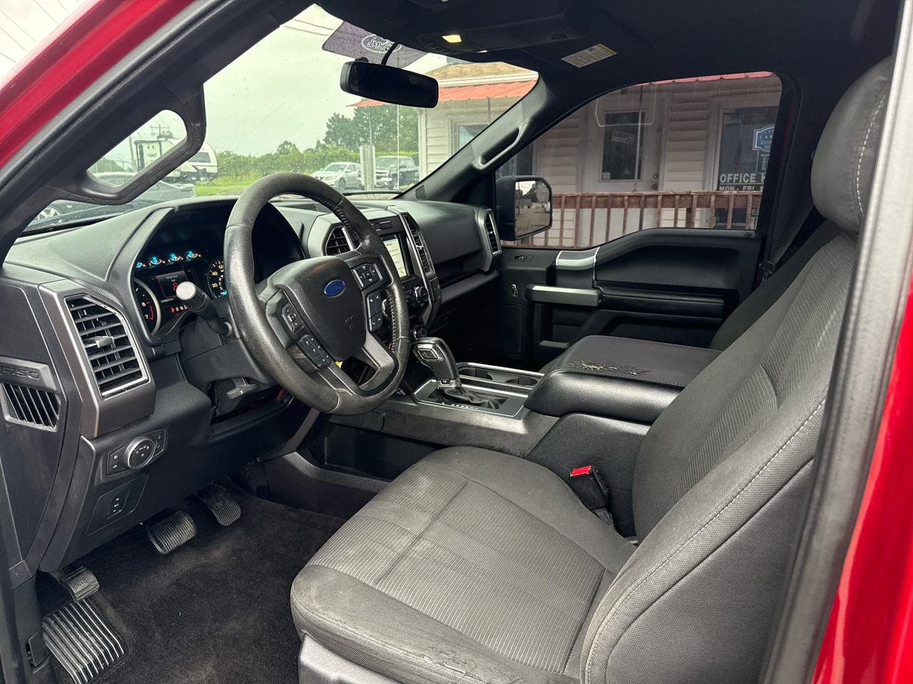 Used 2016 Ford F150 XLT w/ Equipment Group 302A Luxury AWD/4WD image 5