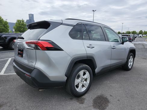 Used 2021 Toyota RAV4 XLE AWD/4WD image 16