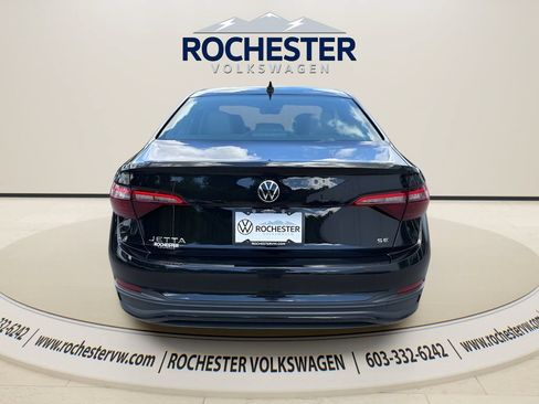 Used 2023 Volkswagen Jetta SE FWD image 5