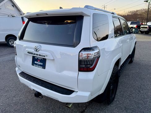 Used 2017 Toyota 4Runner SR5 Premium image 5