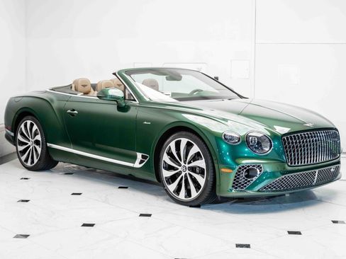 Used 2024 Bentley Continental GT V8 image 3