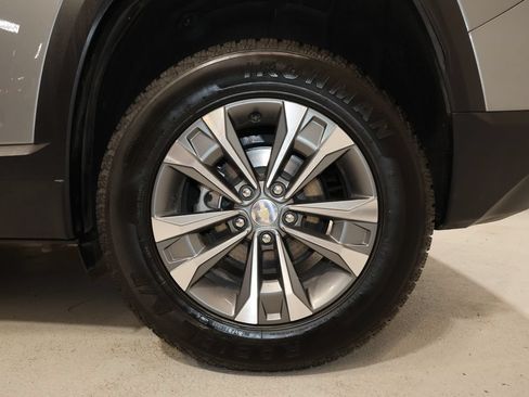 Used 2026 Chevrolet Equinox LT FWD image 34
