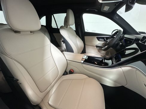 Used 2026 Mercedes-Benz GLC 300 4MATIC image 24