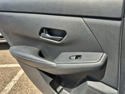 Used 2024 Nissan Sentra SV FWD image 19