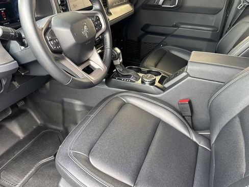 Used 2025 Ford Bronco Big Bend image 11