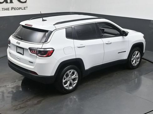 Used 2024 Jeep Compass Latitude AWD/4WD image 45