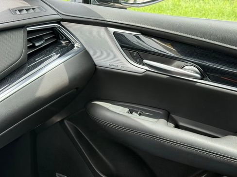 Certified 2025 Cadillac XT5 Premium Luxury w/ LPO, Floor Liner Package AWD/4WD image 37