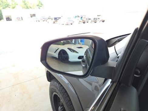 Used 2019 Toyota 4Runner TRD Off-Road AWD/4WD image 36
