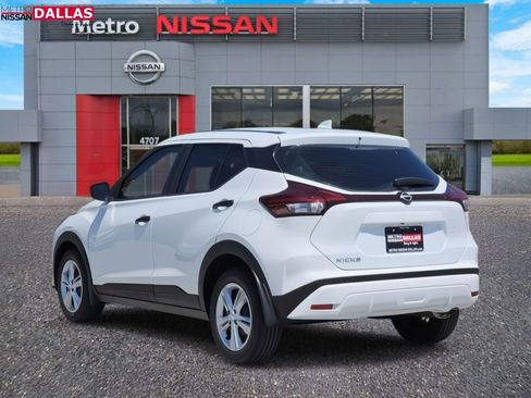 New 2025 Nissan Kicks Play S image 4