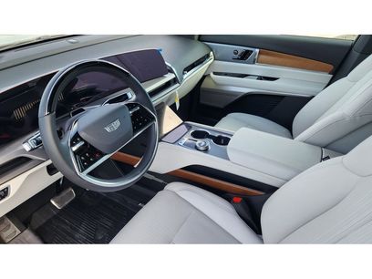 New 2026 Cadillac Vistiq Sport w/ LPO, Floor Liner Package