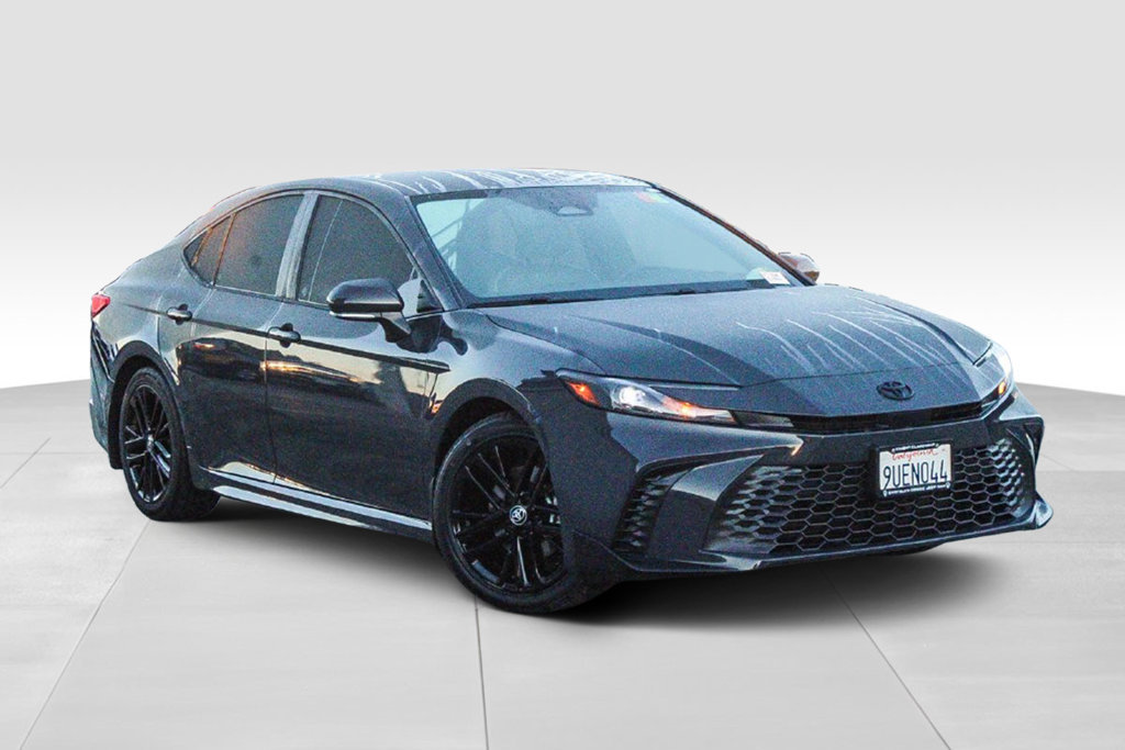 Used 2025 Toyota Camry SE w/ Convenience Package FWD image 2