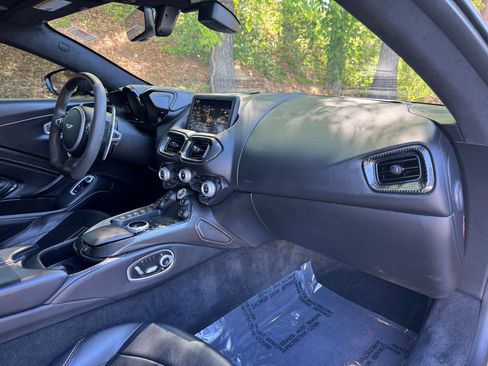 Used 2020 Aston Martin V8 Vantage Coupe RWD image 52