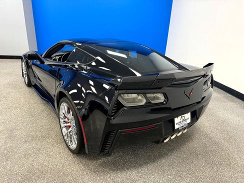 Used 2016 Chevrolet Corvette Z06 w/ 3LZ Preferred Equipment Group image 38