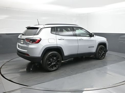 New 2026 Jeep Compass Latitude AWD/4WD image 11