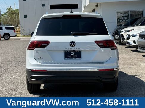 Used 2023 Volkswagen Tiguan SE w/ Panoramic Sunroof Package FWD image 6