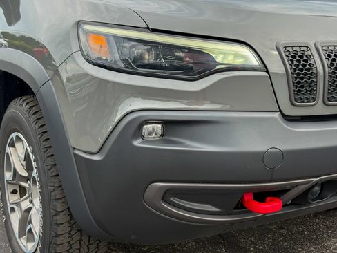 Used 2022 Jeep Cherokee Trailhawk AWD/4WD image 3