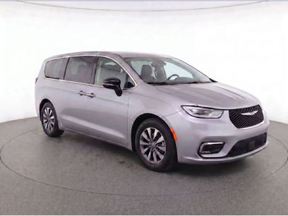 Used 2024 Chrysler Pacifica Limited