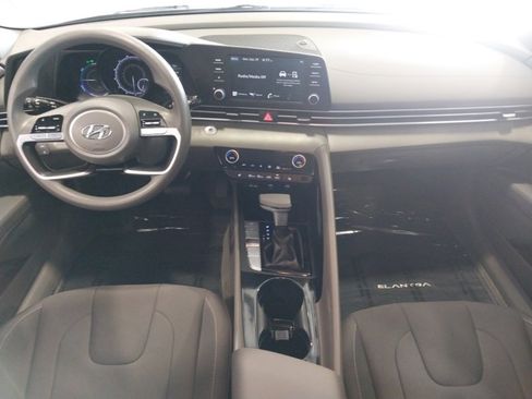 Used 2023 Hyundai Elantra Blue image 12