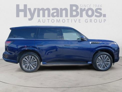 New 2025 INFINITI QX80 Luxe image 2