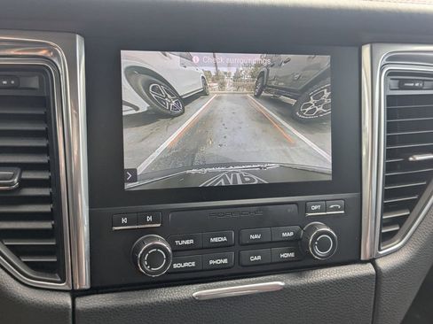 Used 2017 Porsche Macan S image 9