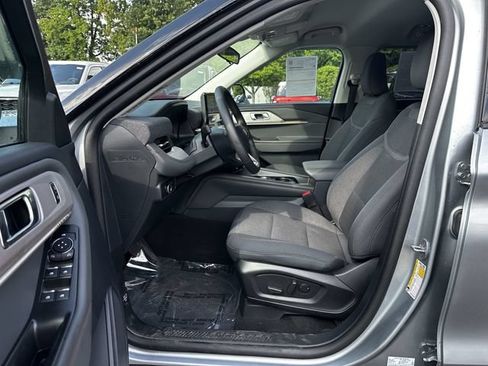 Certified 2025 Ford Explorer Active AWD/4WD image 19