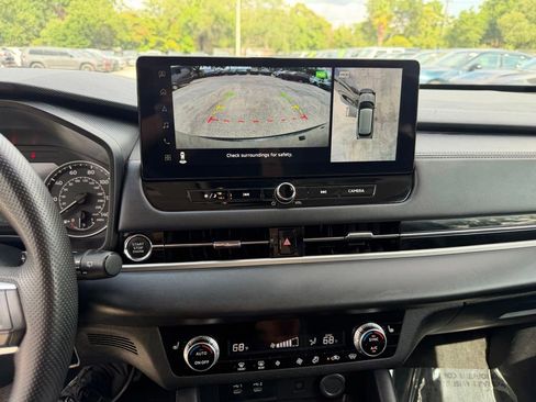 Used 2025 Mitsubishi Outlander SE AWD/4WD image 24