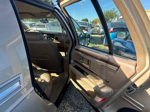 Used 1994 Buick Roadmaster Sedan image 4