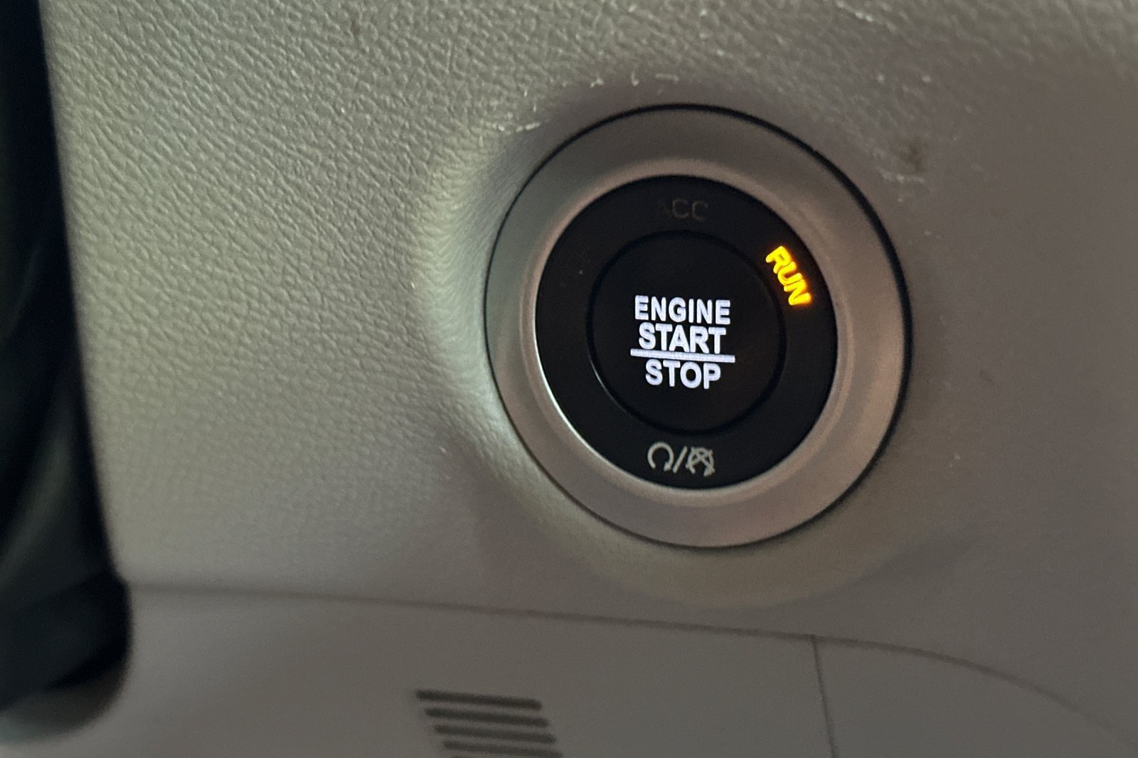 Used 2023 Chrysler Pacifica Touring-L FWD image 23