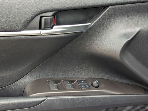 Used 2021 Toyota Camry SE w/ Carpet Mat Package (TMS) image 12