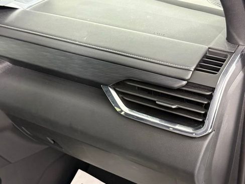 Used 2025 GMC Acadia Elevation image 31