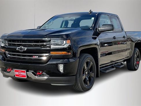 Used 2018 Chevrolet Silverado 1500 LT w/ Redline Edition image 2