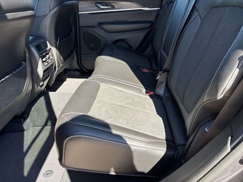 New 2026 Jeep Grand Cherokee Altitude image 19